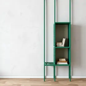 estante metálica verde com nichos